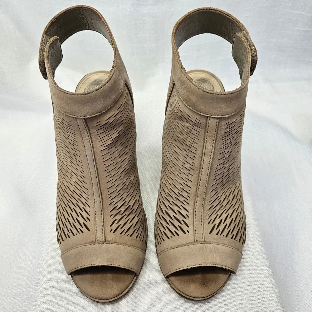 Vince Camuto Lavette Heels Womens 7M Taupe Laser Cut Perforated Peep Toe Booties